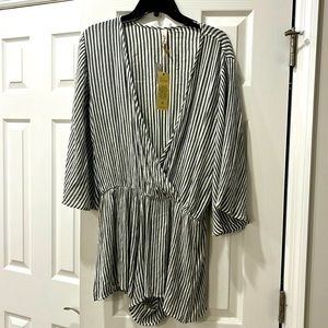 Elan Nordstrom Charcoal & White Striped, Front Snap, Surplice Romper Medium
